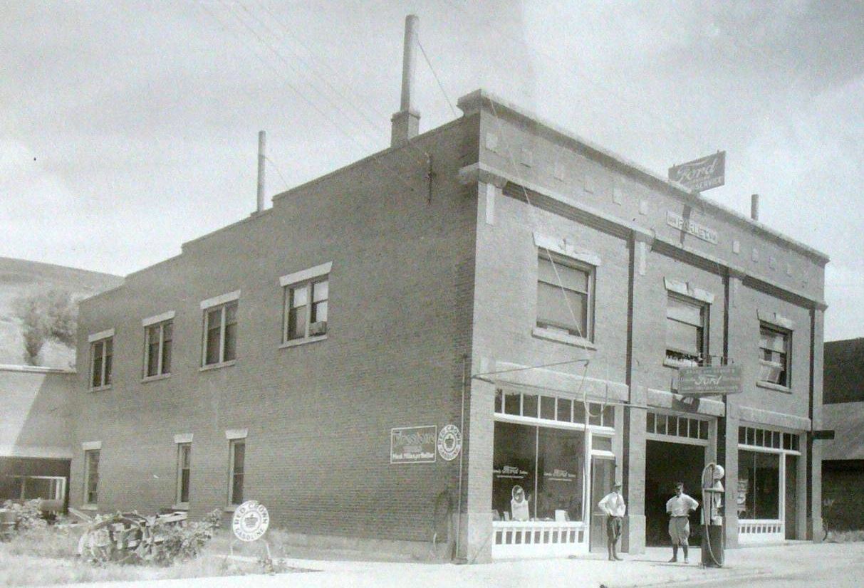Street scene Butler Motor Co, 1920s